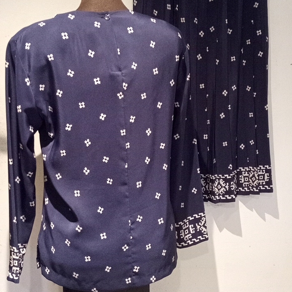 Chaus navy blue skirt set - Picture 4 of 8